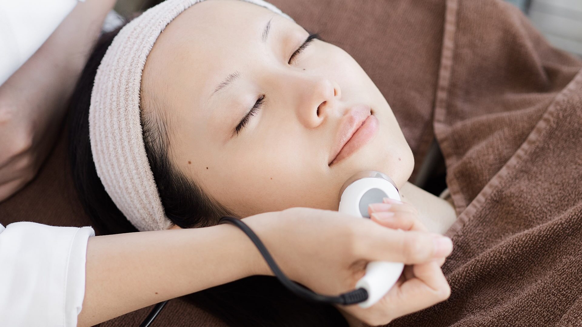 Ultrasonic Facial — AyurvaWellness